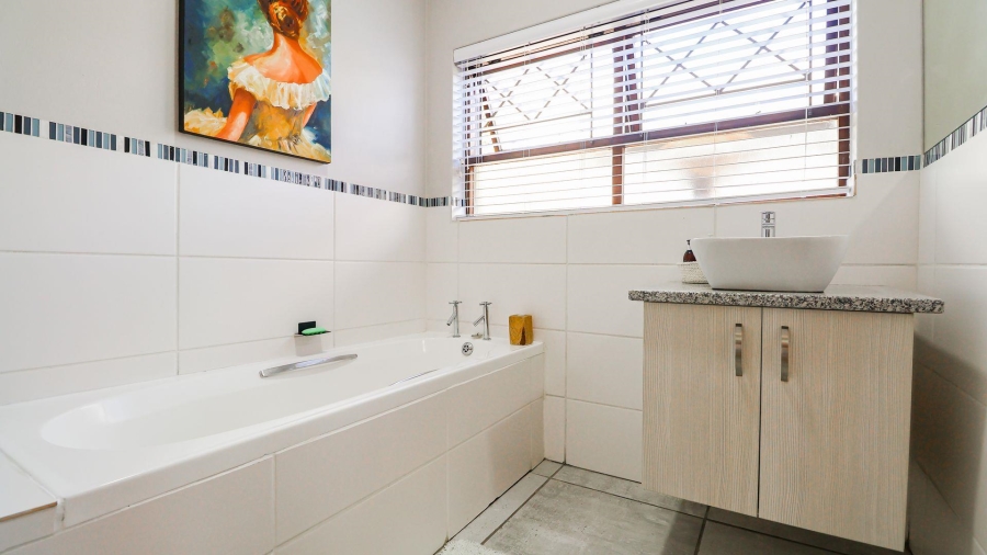 4 Bedroom Property for Sale in Heiderand Western Cape